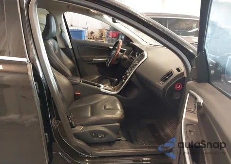 2012 Volvo Xc60 T6/T6 Platinum/T6 Premier Plus/T6 R-Design/T6 R-Design Platinum/T6 R-Design Premier Plus z USA, uszkodzony, nr VIN YV4902DZXC2305846